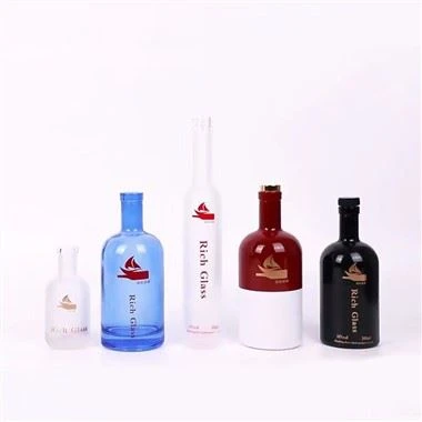 750 ml pudeles ar korķiem