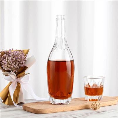 700 ml tukšas dzēriena pudeles