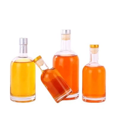 Pielāgota 750 ml caurspīdīga degvīna vīna pudele