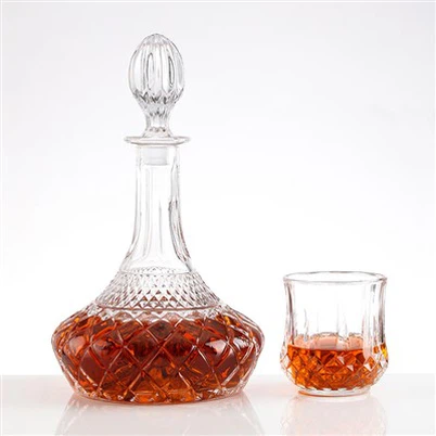 750 ml īpašās viskija pudeles